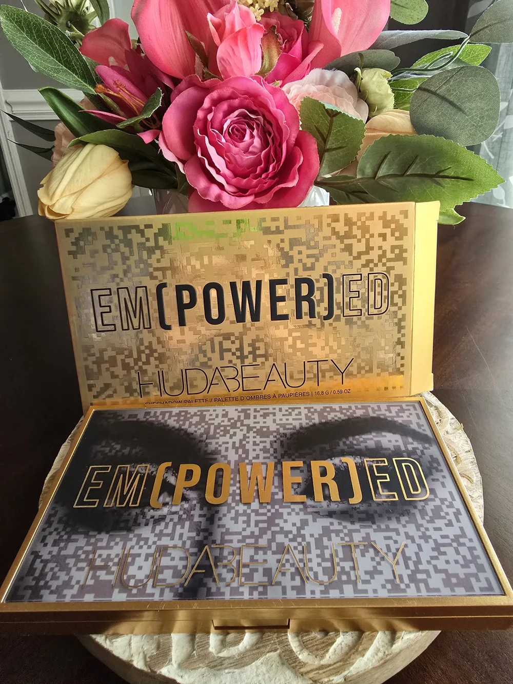 HUDA BEAUTY - EM(POWER)ED Makeup Eyeshadow Palette